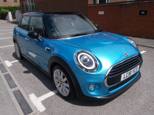 MINI Hatch 5-Door Hatch Cooper (Chili + More)